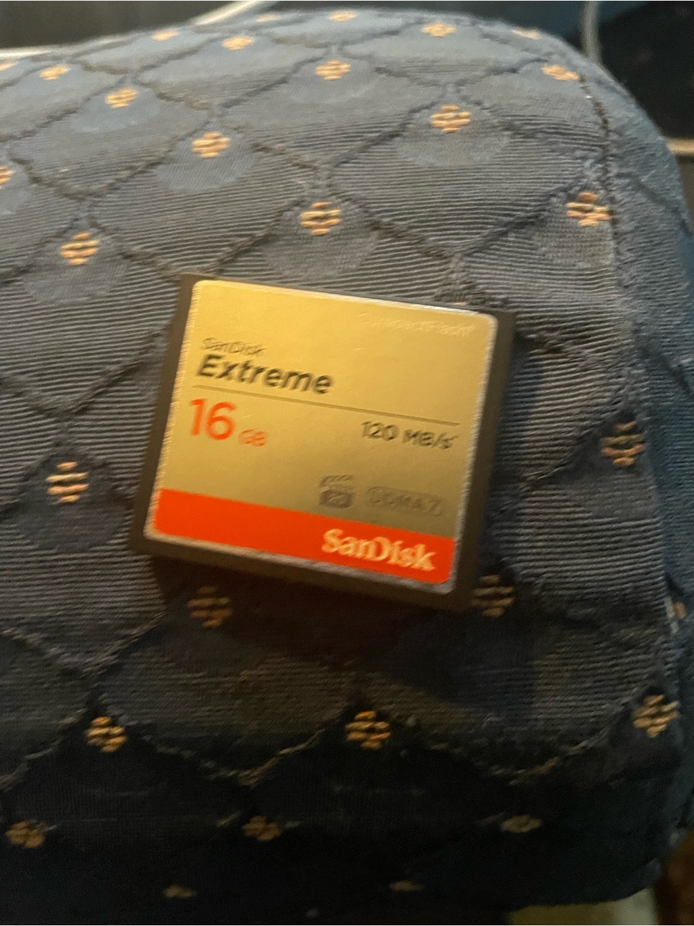 SanDisk Extreme 16GB CompactFlash Card - Silver & Red